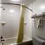 Quality Inn & Suites Greensboro near Lake Oconee