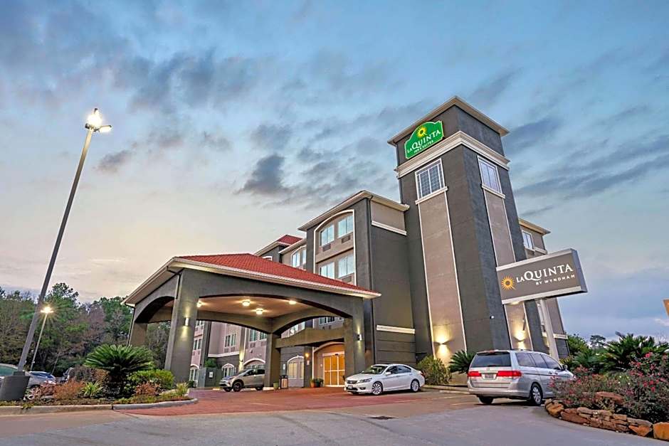 La Quinta Inn & Suites by Wyndham Houston - Magnolia