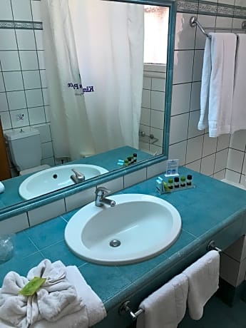 Family Garden view with Private pool