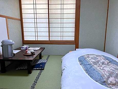 Japanese-Style Single Room with Shared Bathroom - Non-Smoking