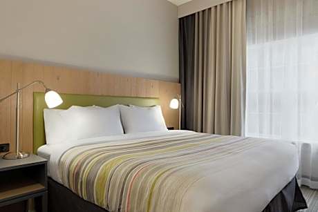 Country Inn & Suites by Radisson, Jackson, TN