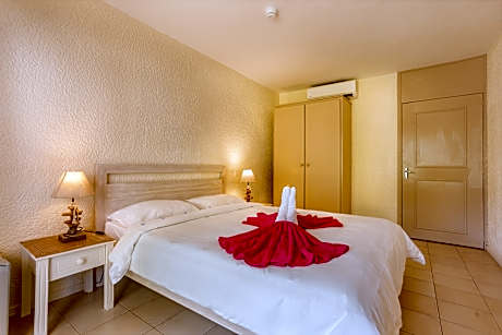 STANDARD DOULBE ROOM