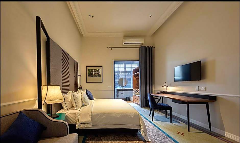 The Edison George Town