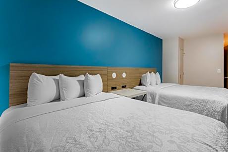 Premium Queen Room with Two Double Beds Smoke Free