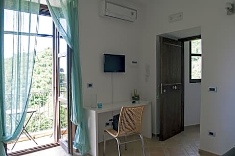 Double Room with Balcony and Sea View