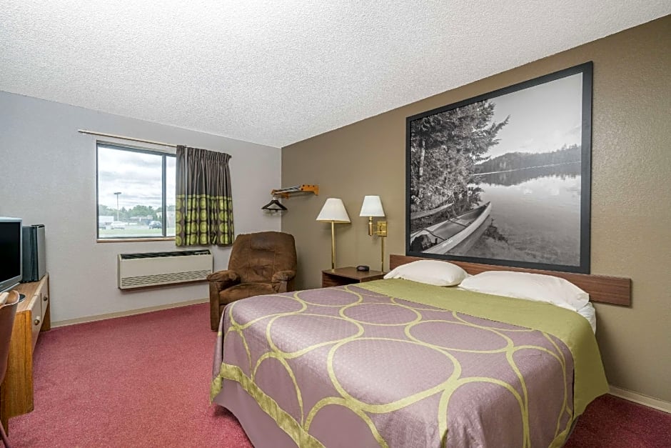 Super 8 by Wyndham Little Falls