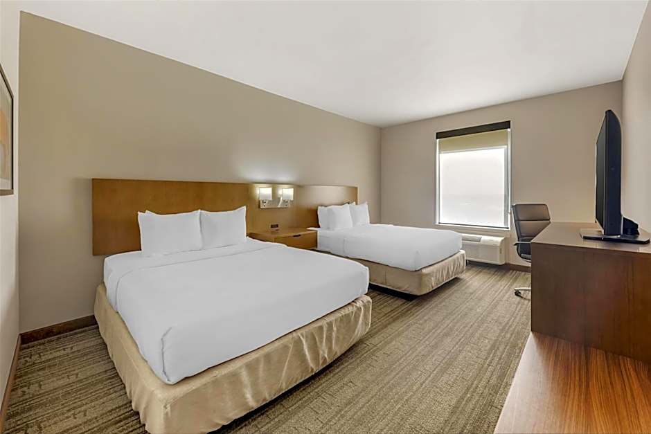 Best Western Green Oaks Inn & Suites