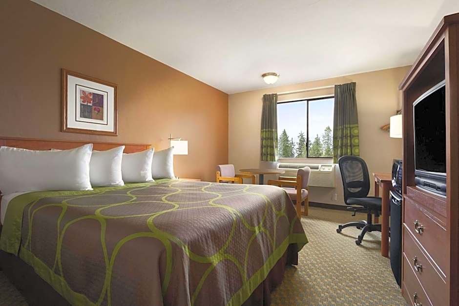 Super 8 by Wyndham Port Angeles at Olympic National Park