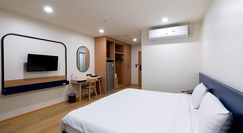 CA Hotel and Residence