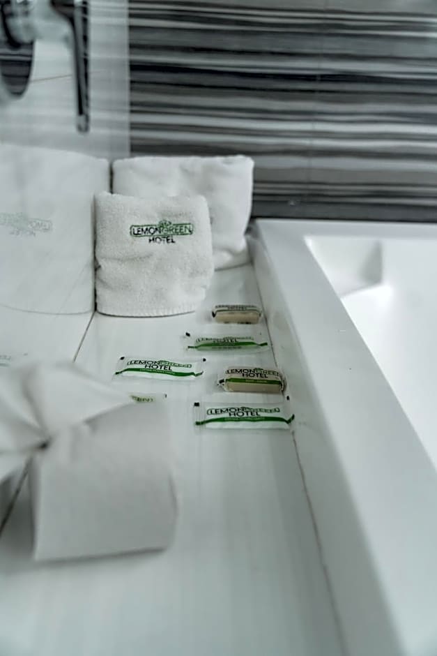 HOTEL LEMON GREEN -Zona Expo Frente al Centro de Convenciones