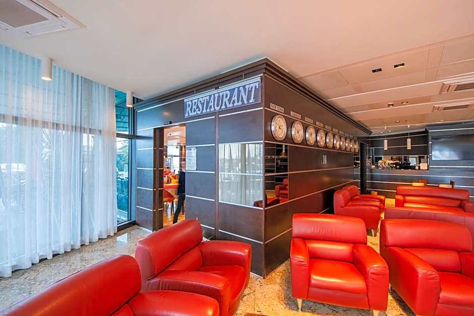 Dado Hotel International
