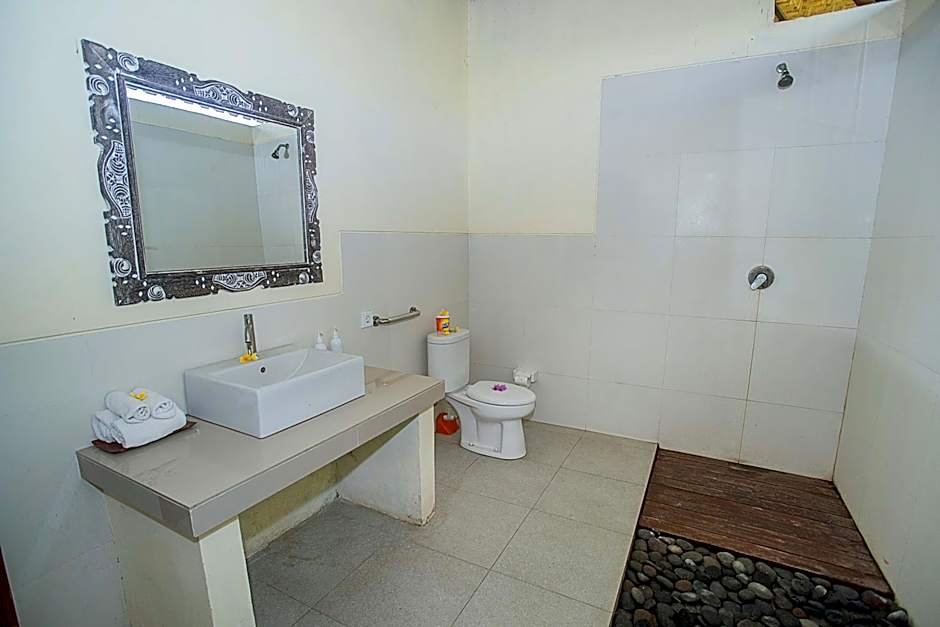 D'Muncuk Huts Lembongan