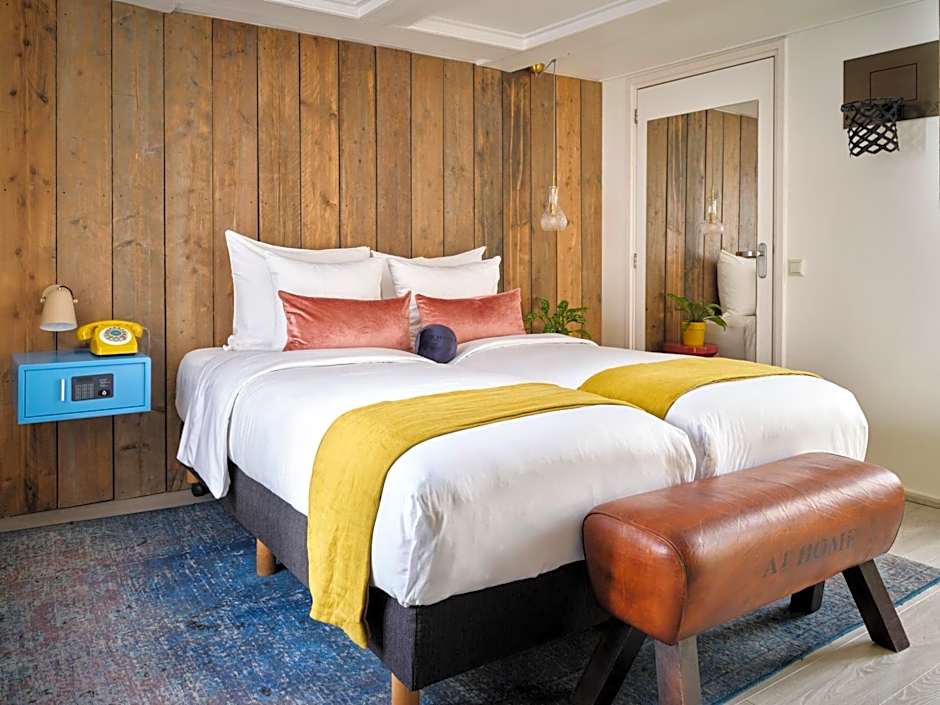 MAX BROWN HOTEL CANAL DISTRICT