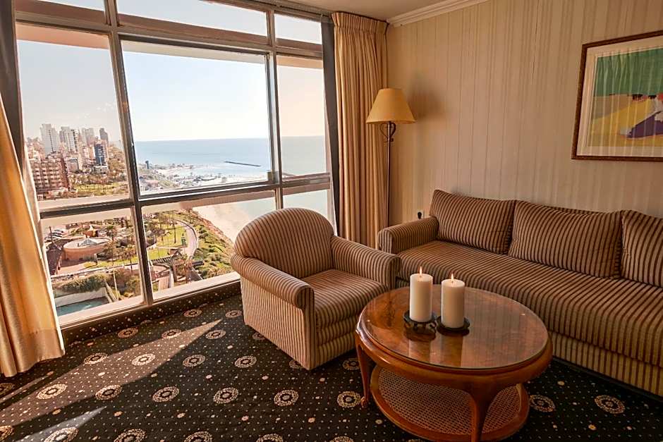 The Seasons Hotel -Studio & Suite