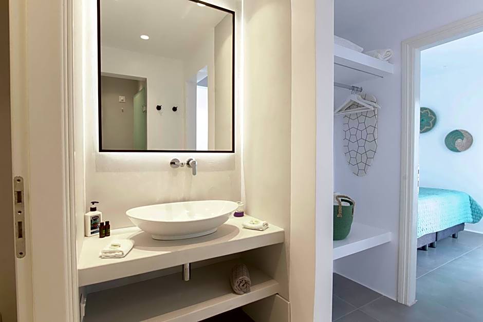 Alexandros Apartments