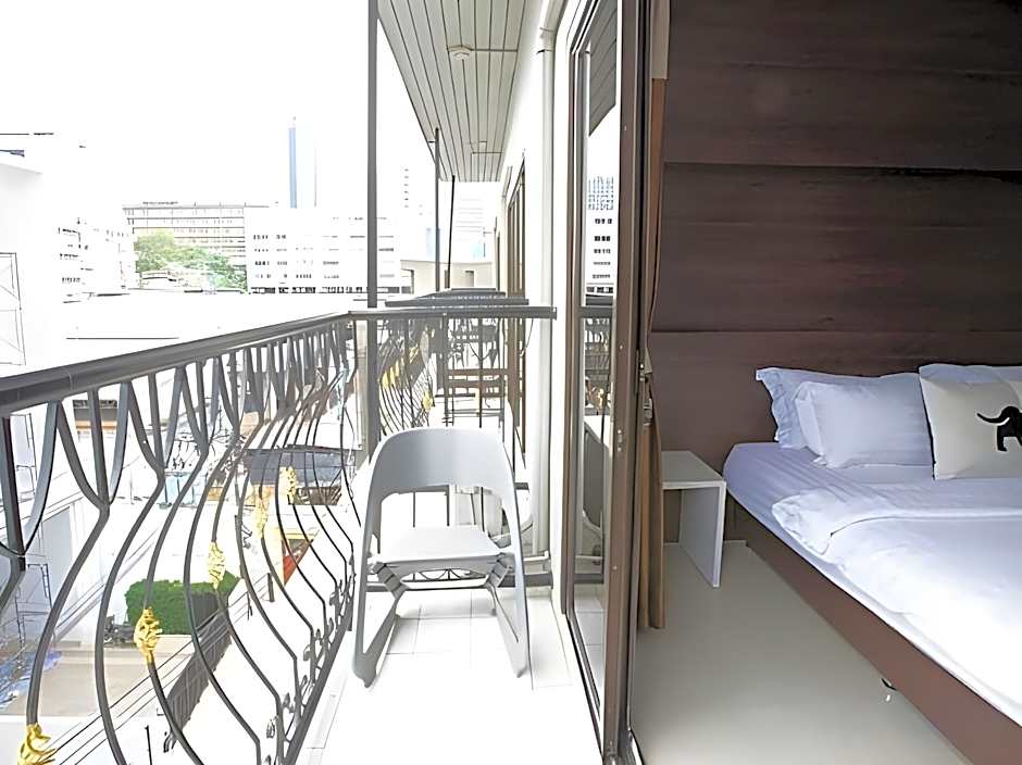 Bed by City Surawong Patpong