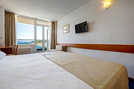 Standard Double or Twin Room with Sea View