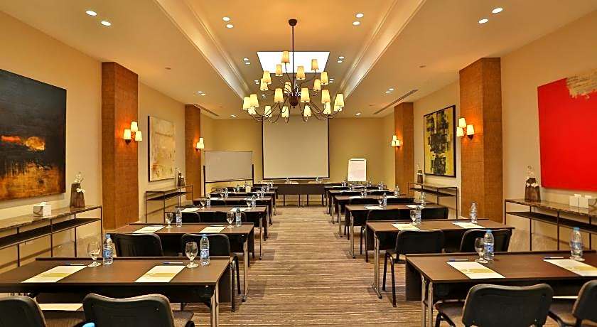 Alqasr Metropole Hotel