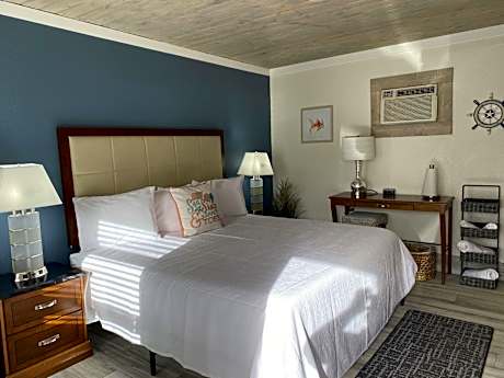 Single King Room
