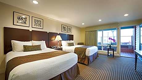 Queen Room with Two Queen Beds - Non-Smoking