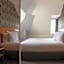 Aris Grand Place Hotel