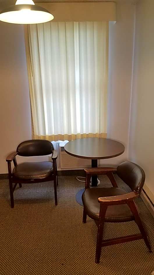 Amber Inn Motel