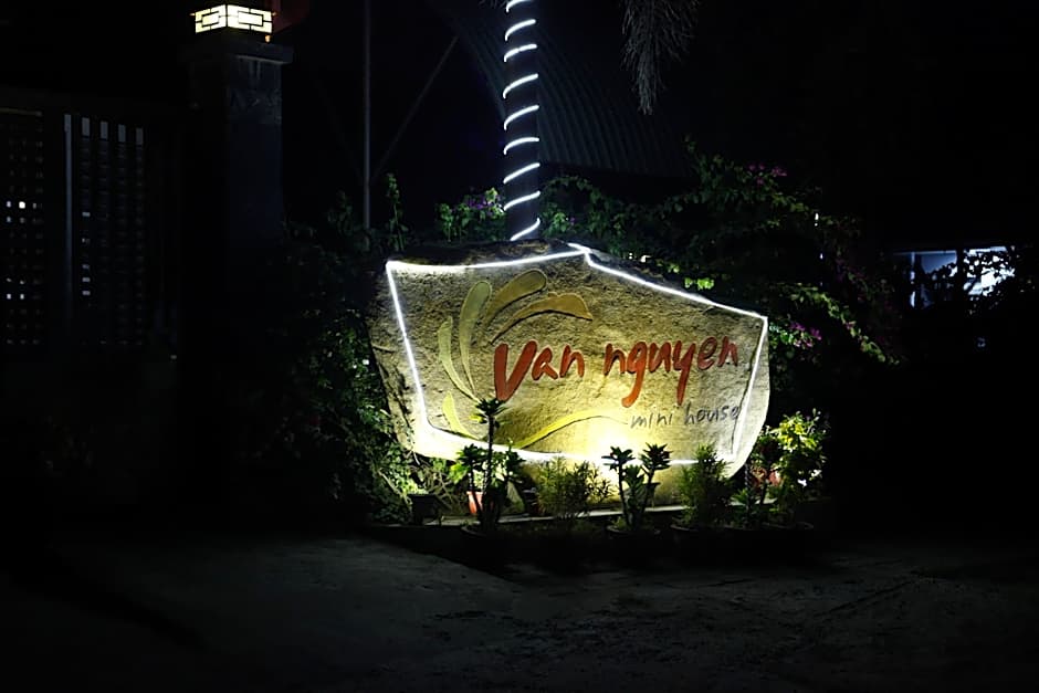 Van Nguyen Minihouse