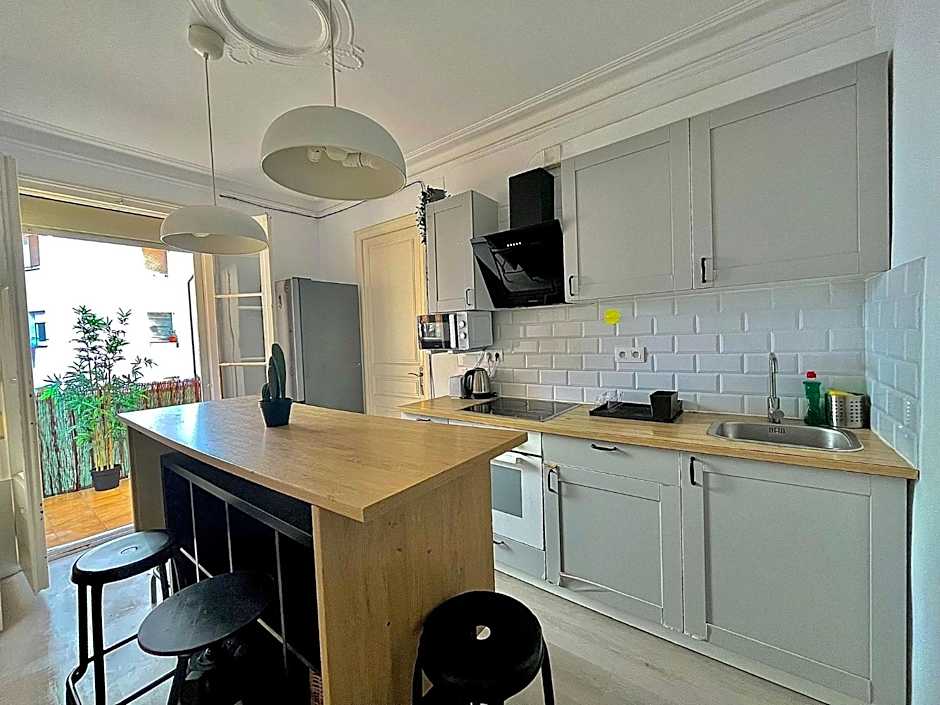 Private rooms near Parallel Av