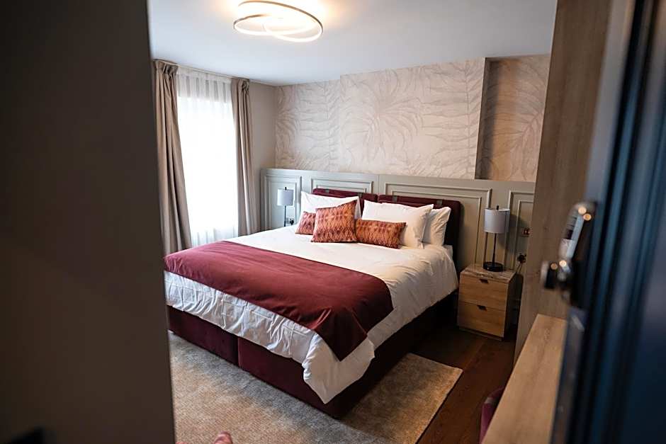 The Hyde - At Dunning's Bar