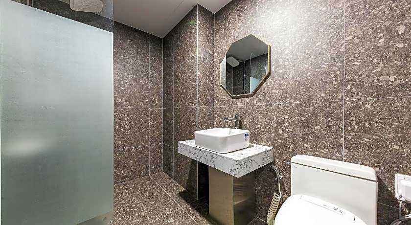 Hotel24ST.UrbanBrown Seosan lakepark 