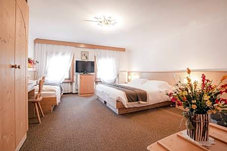 Comfort Triple Room with Shower