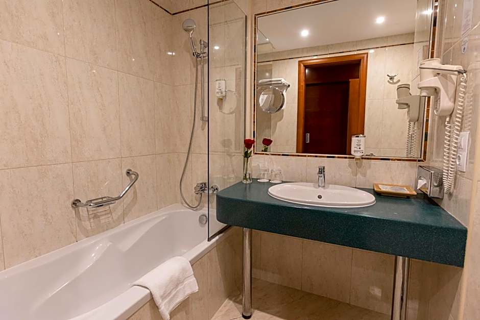 Lion'S Garden Hotel