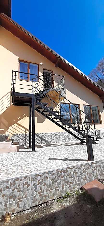 Pensiunea Montan din Bran,sat Simon SPA indoor