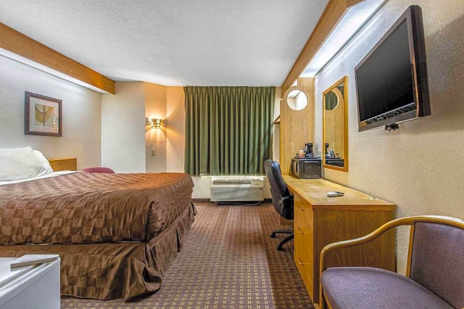Classic Inn By OYO I- 240 Near Memphis Airport