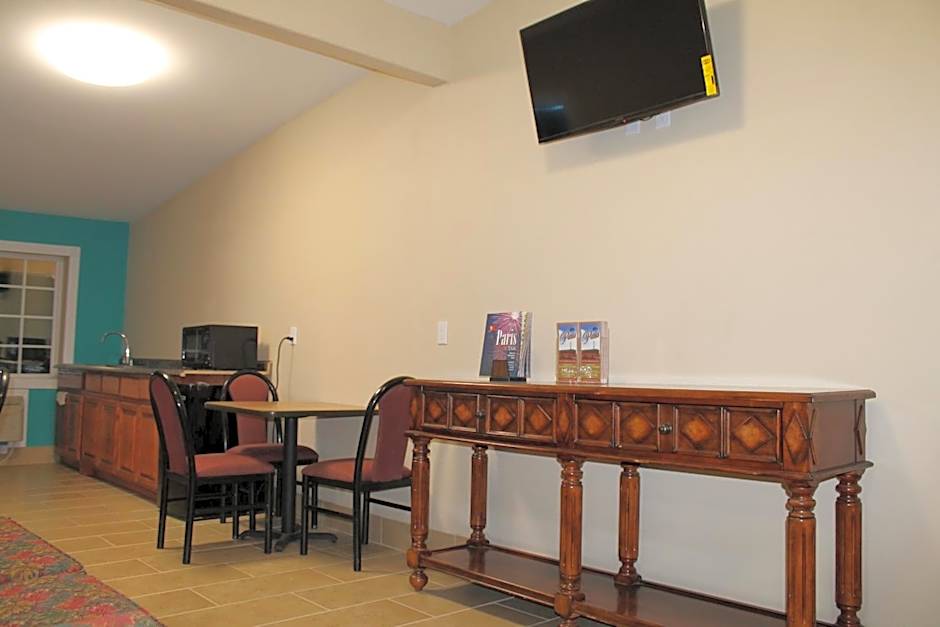 American Inn & Suites