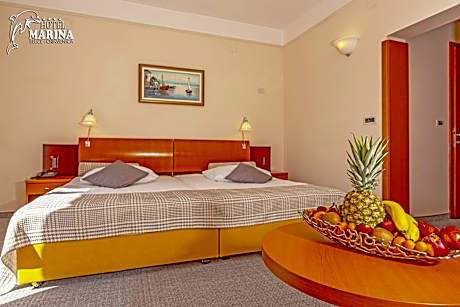 Double or Twin Room with Side Sea View