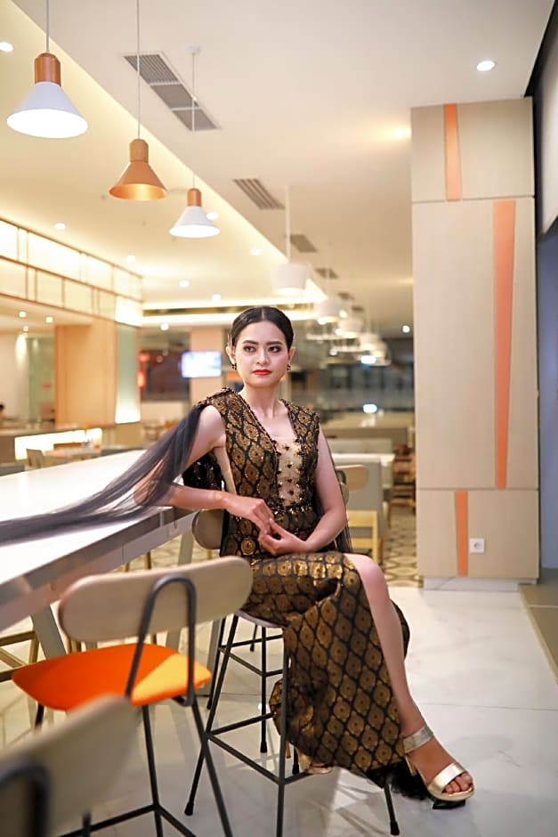 HARRIS Hotel & Conventions Bundaran Satelit Surabaya