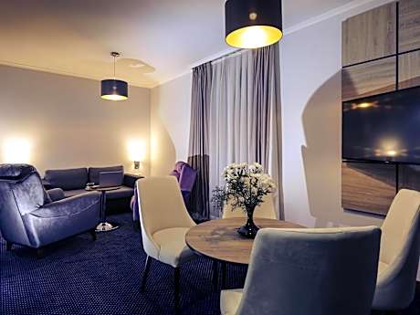 Deluxe King Suite with Sofa Bed
