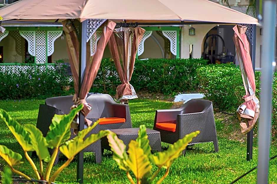 Sunbay Hotel- Daily Breakfast & Beach Access Included