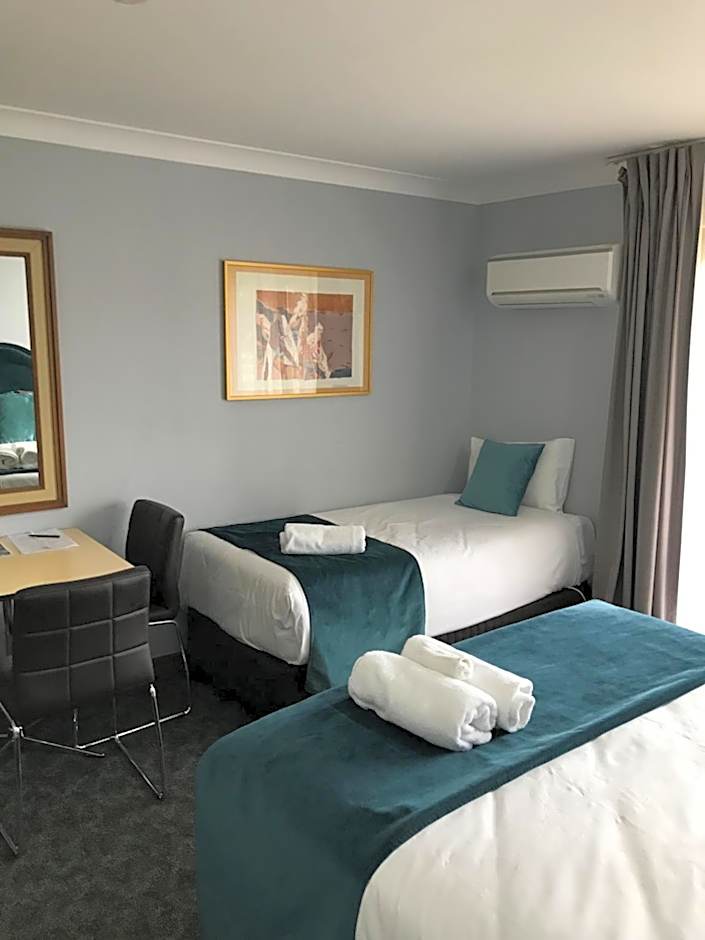 Town And Country Motor Inn Forbes