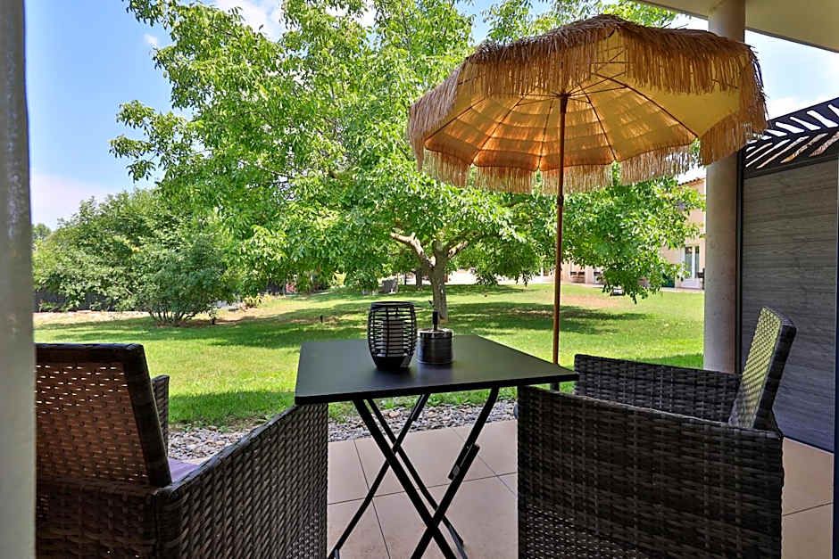 Logis Hôtel & Spa Déjeunez Sous L'Arbre