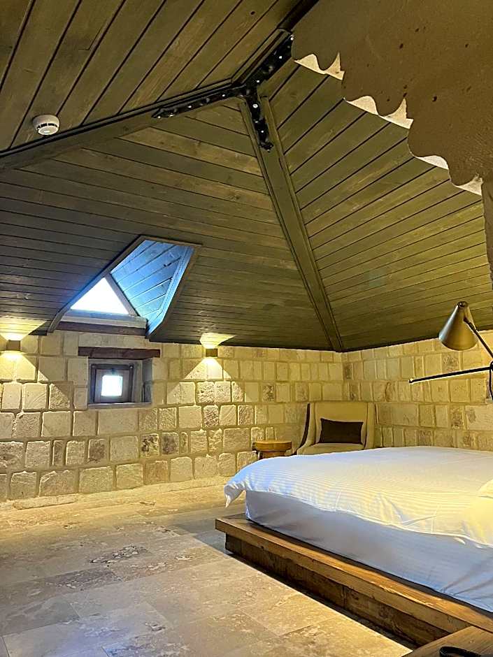 EVANTHIA CAVE SUITES