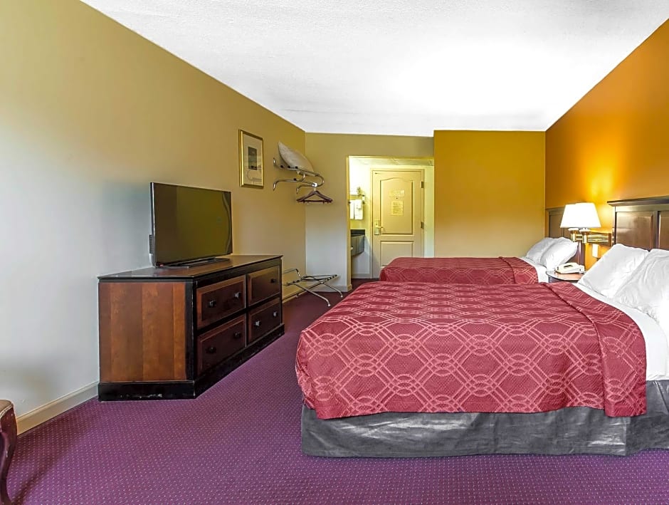 Econo Lodge At Six Flags