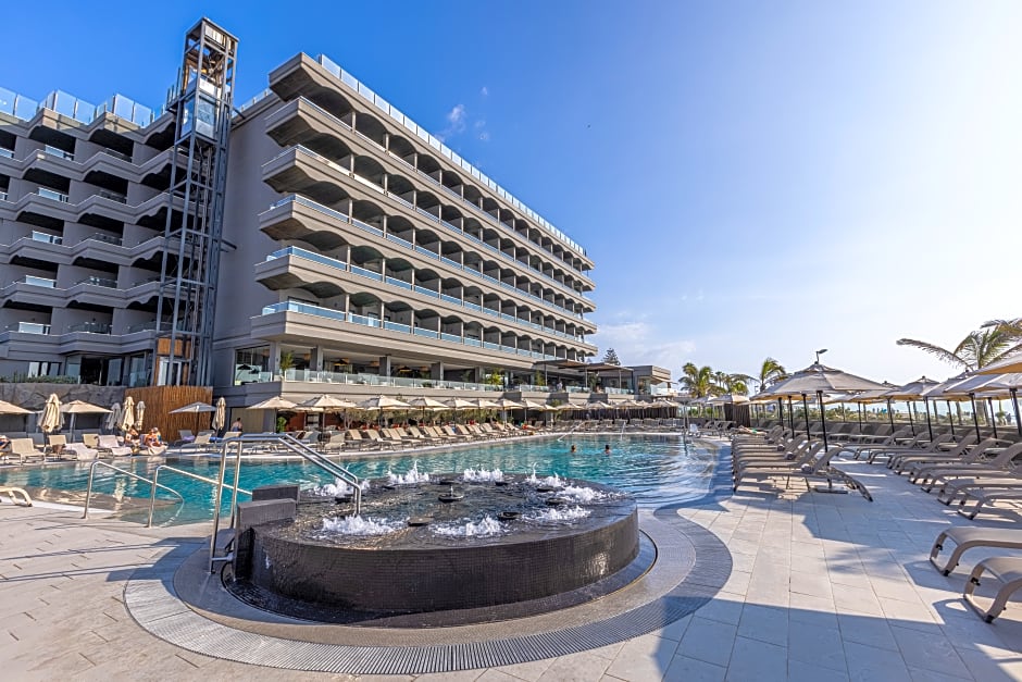 Hotel Faro, a Lopesan Collection Hotel