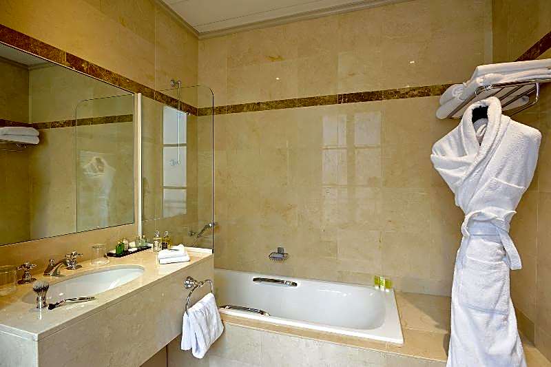 Hotel Royal Saint Honore Paris Louvre