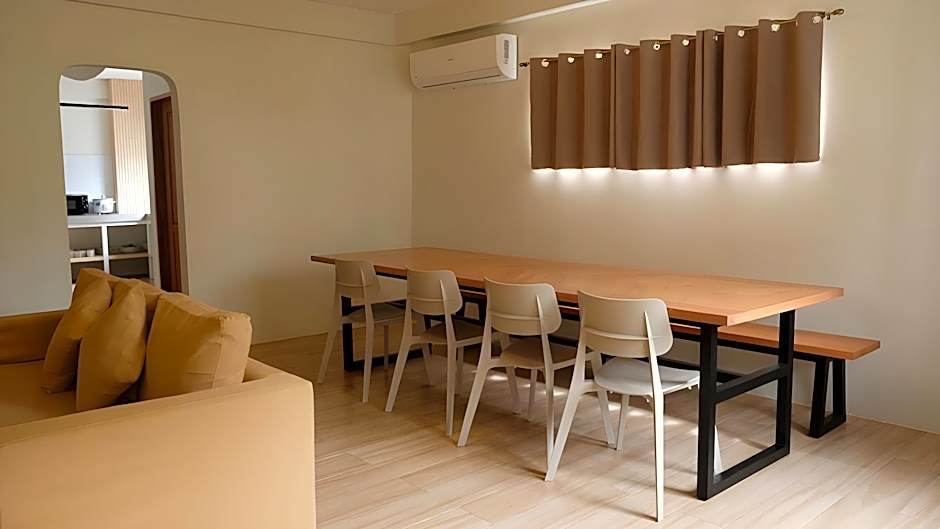 Red Knight Gardens Apartelle