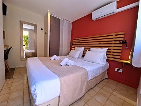 Triple Room with Bath