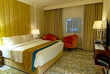 Deluxe Room with 1 King Bed