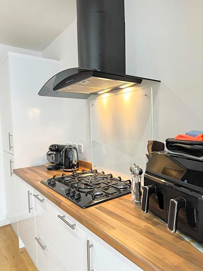 The Courtyard, 4 - Bed, Sleeps 6, Pets Welcome