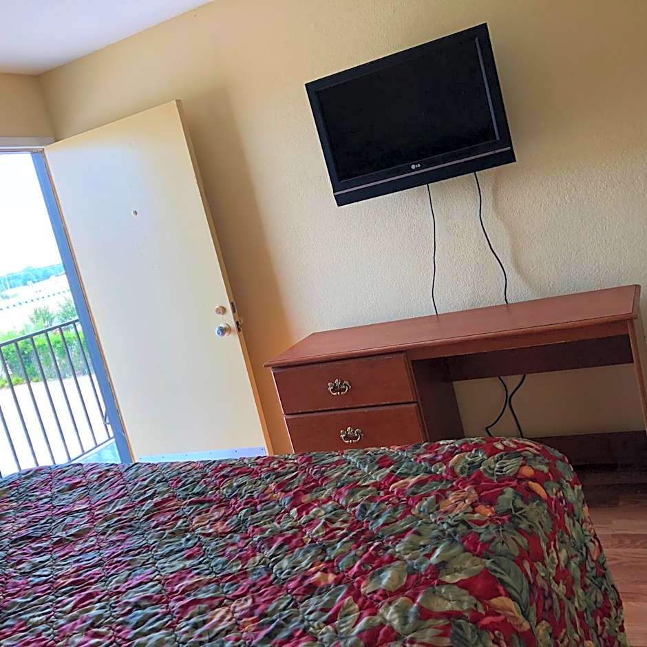 Country Host Inn